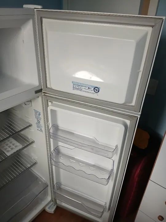 Geladeira Electrolux 260 litros  - Foto 3
