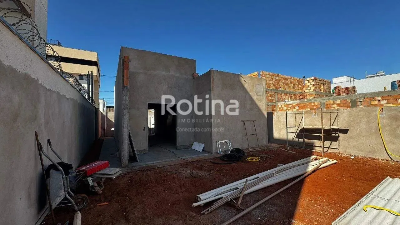 Casa à venda, 2 quartos, Novo Mundo - Uberlândia/MG - Rotina Imobiliária