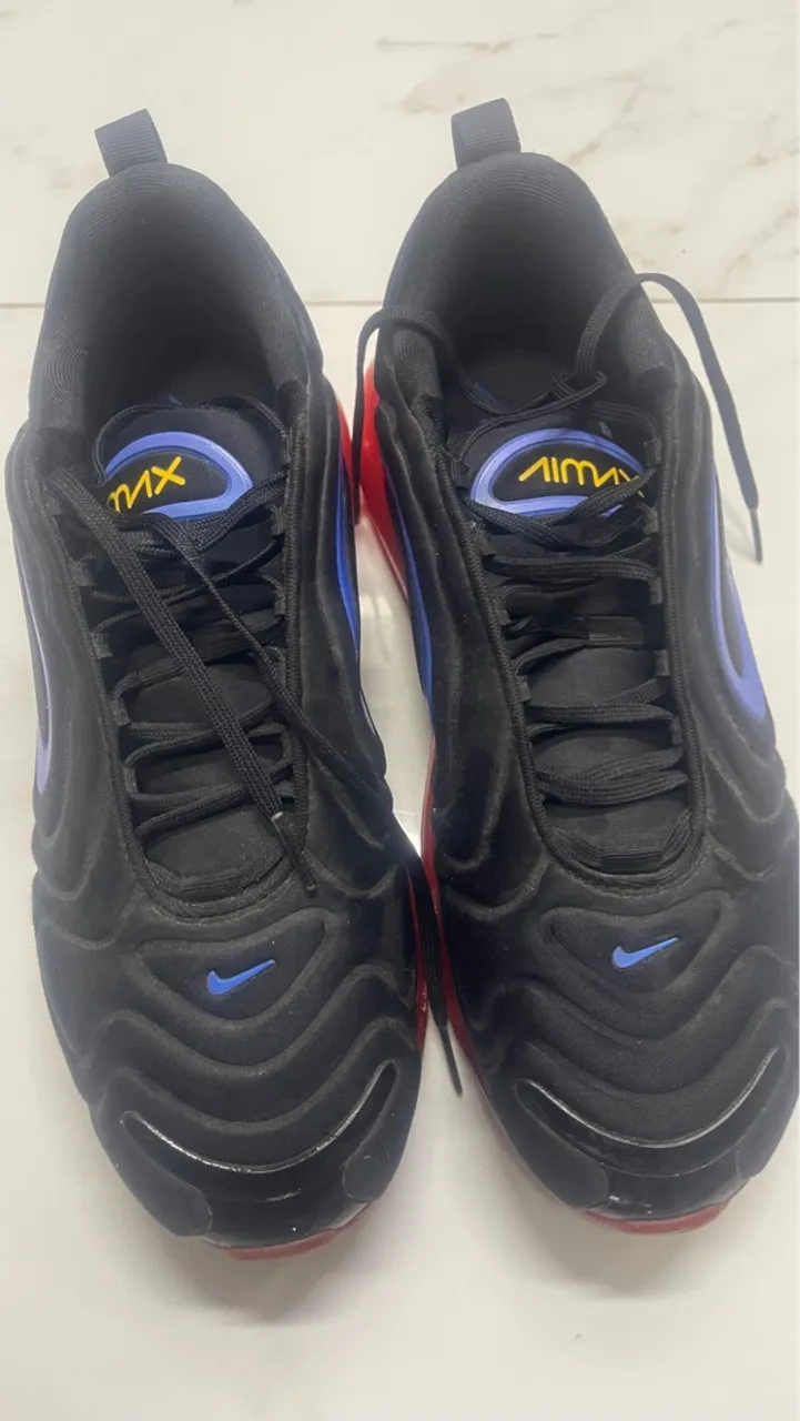 Nike Air Max 720 - Preto/Azul/Vermelho