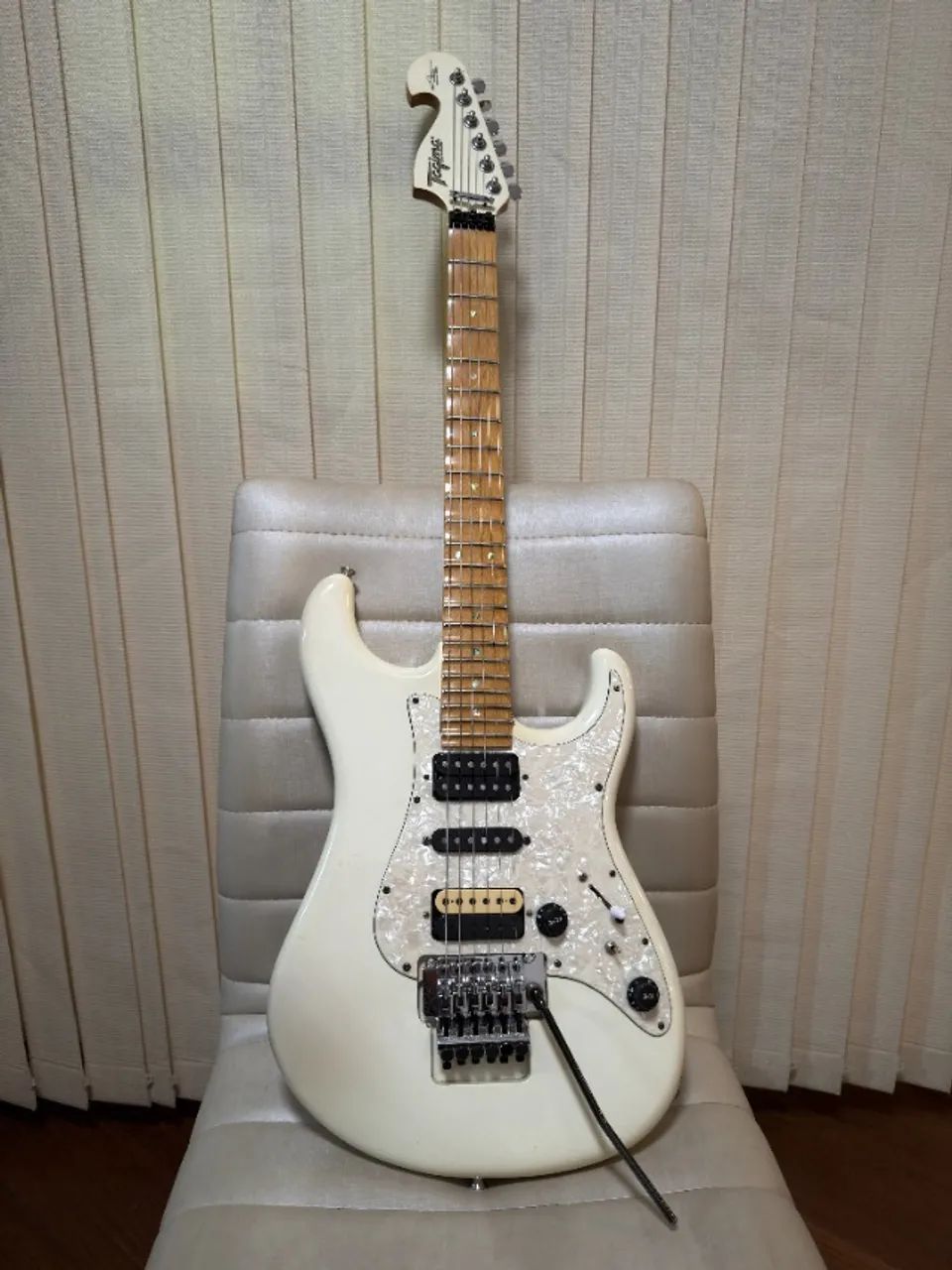 Guitarra Tagima Edu Ardanuy E2 - Customizada com Dimarzio na Ponte + Defasagem - Linda!!!!