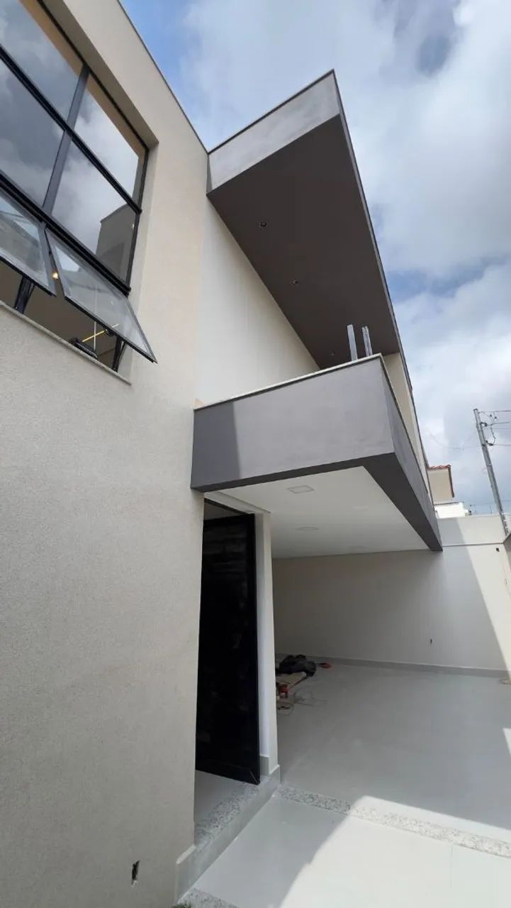 Casa nova a venda em Varginha 