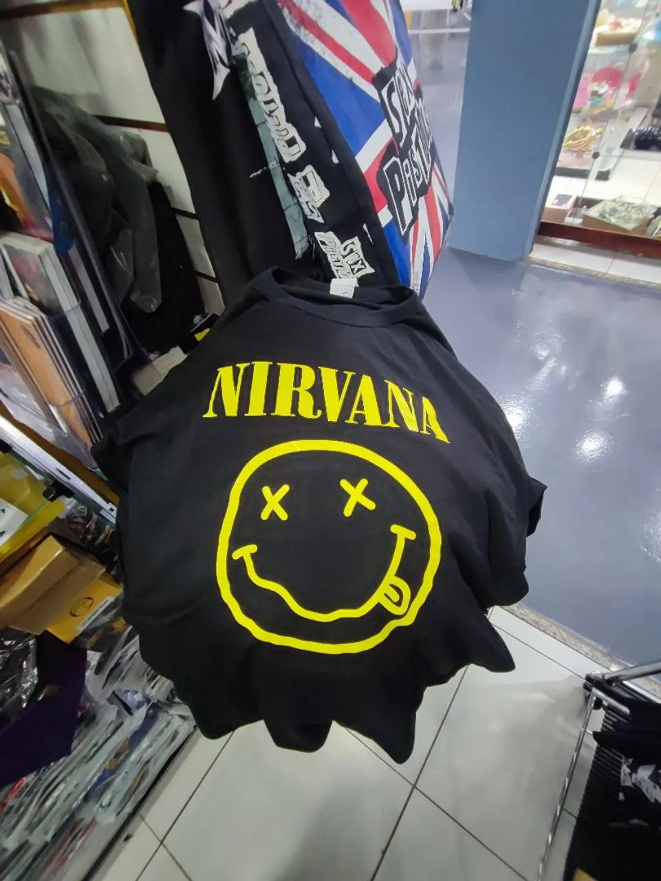 Camiseta Nirvana Smile - Rock - Unissex