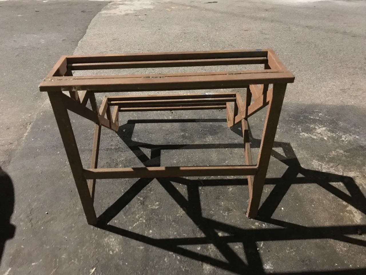 Escada de ferro com 4 degraus para comércio 