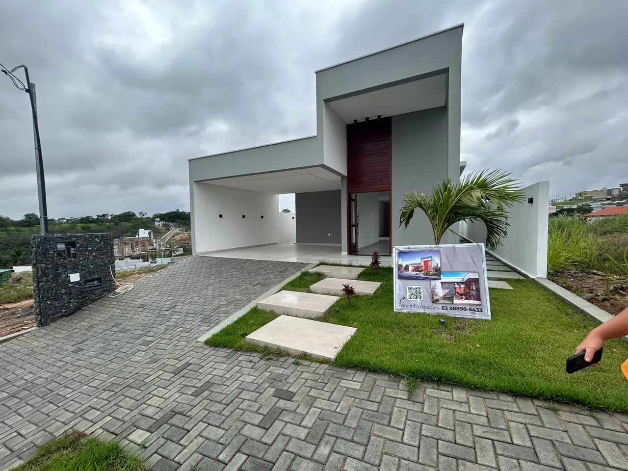 Casa Moderna em Condomínio Fechado