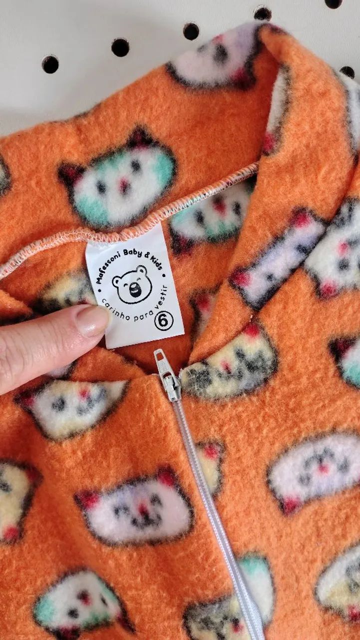 Pijama peluciado com pé antiderrapante tamanho 6 - Foto 2