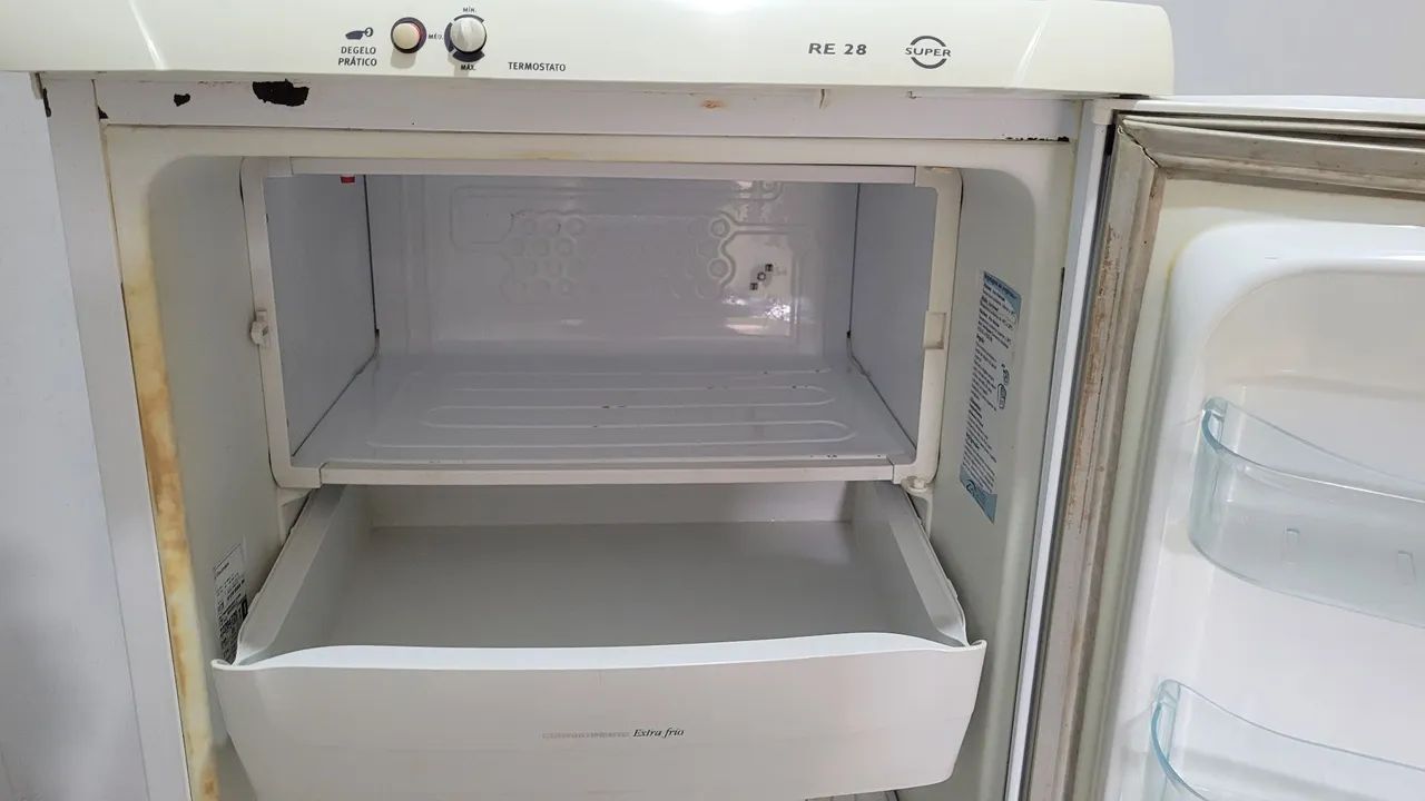 Geleladeira eletrolux RE28 - Foto 4