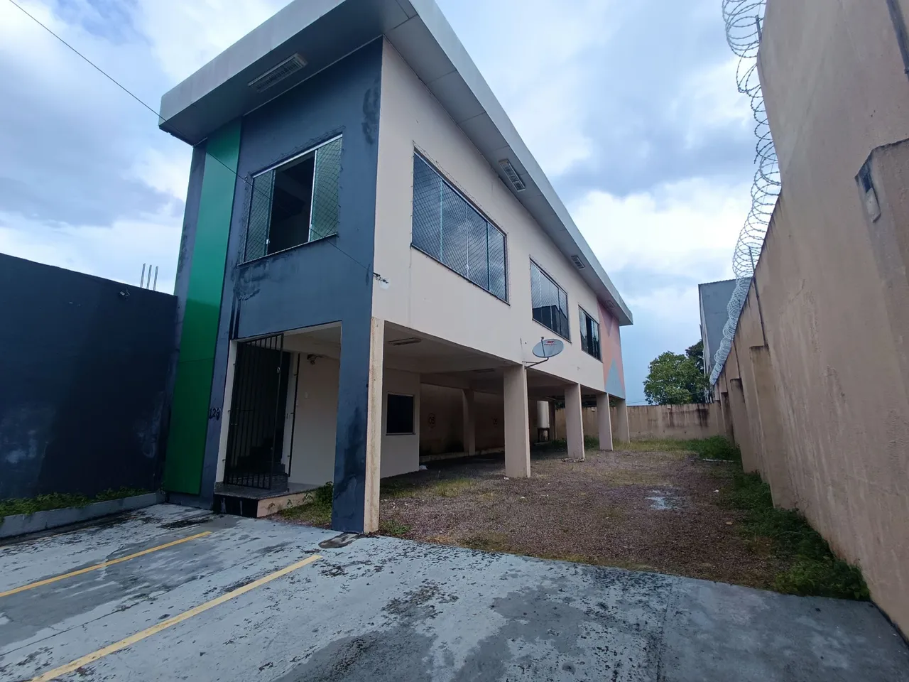 // Prédio Comercial no Cj Santos Dumont
