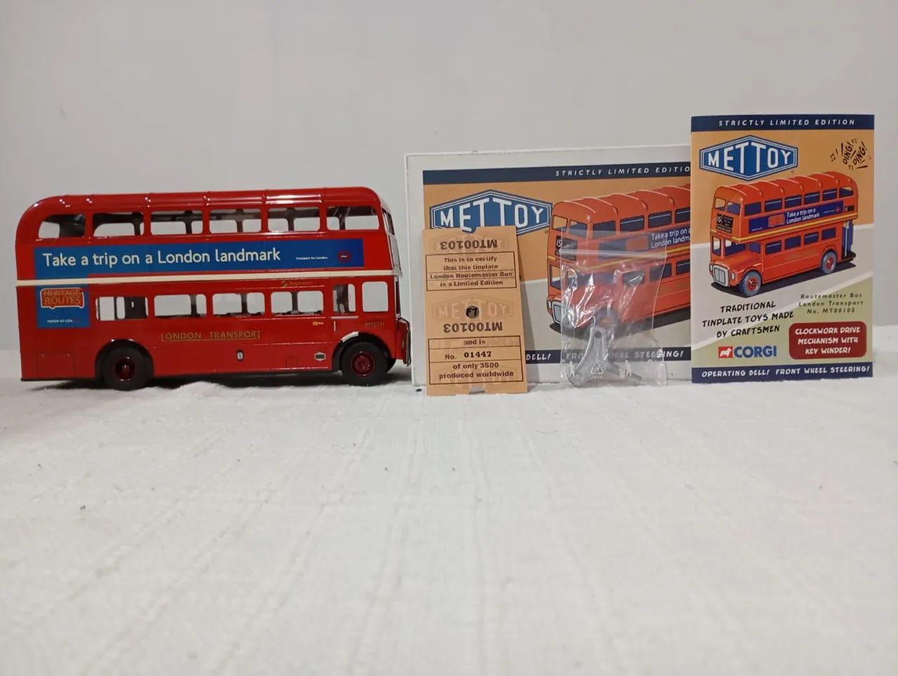ÔNIBUS LONDRINO CORGI ROUTEMASTER BUS - Foto 2