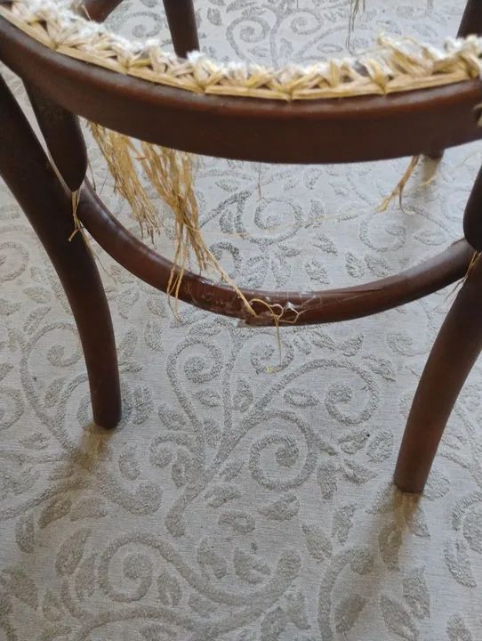 Cadeira de madeira thonart, precisa restauração!!  - Foto 2