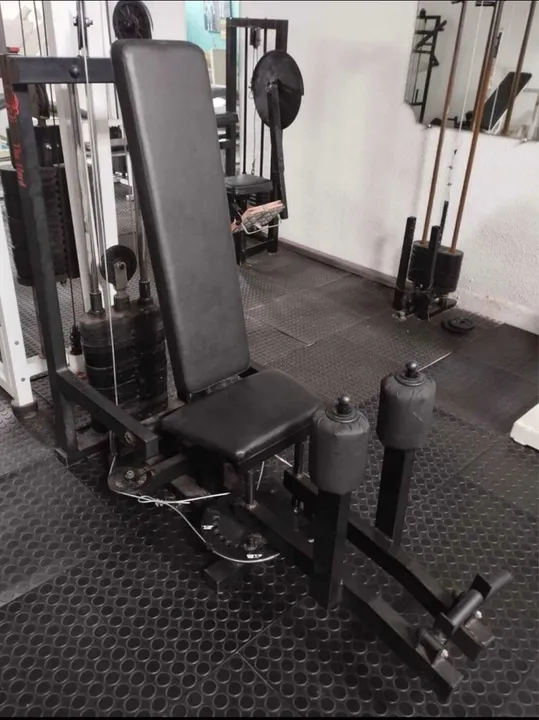 Máquina de musculação para pernas