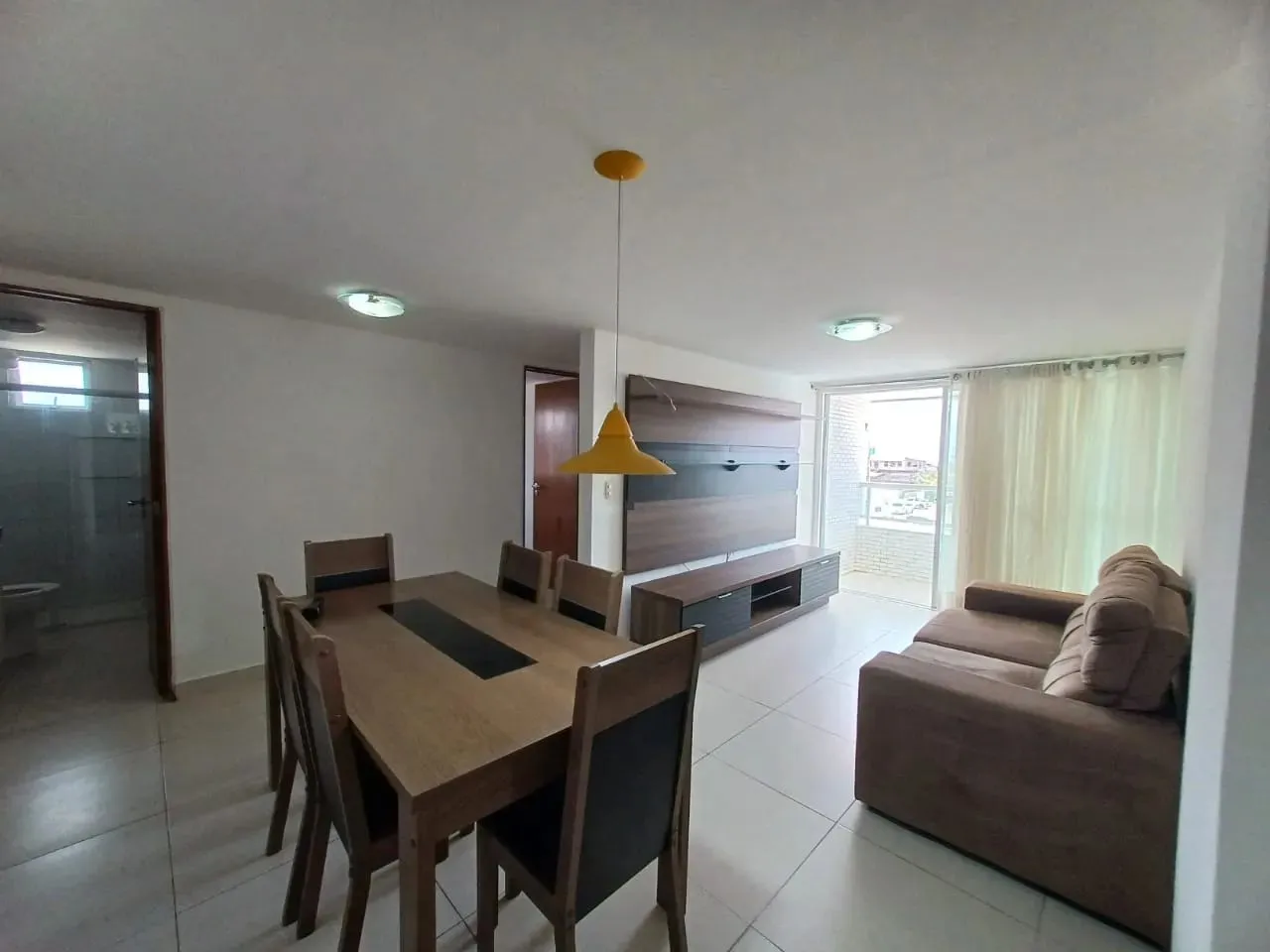 MOBILIADO, VARANDÃO. 3 QUARTOS, 1 SUITE, JUNTO A PRAIA BESSA