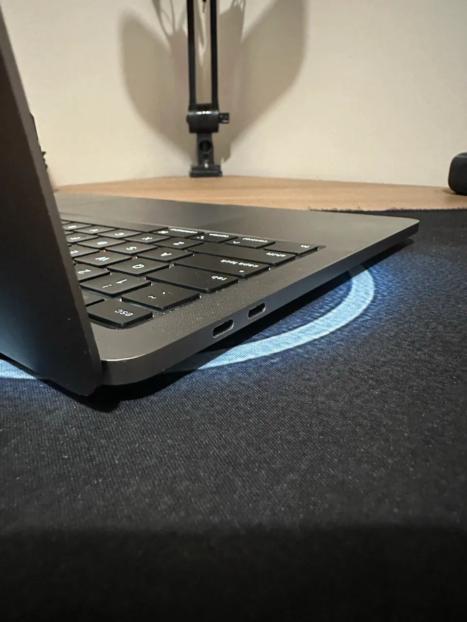 MacBook Pro 13 2020 ? i5 ? 512GB SSD ? 8GB RAM ? Touch Bar