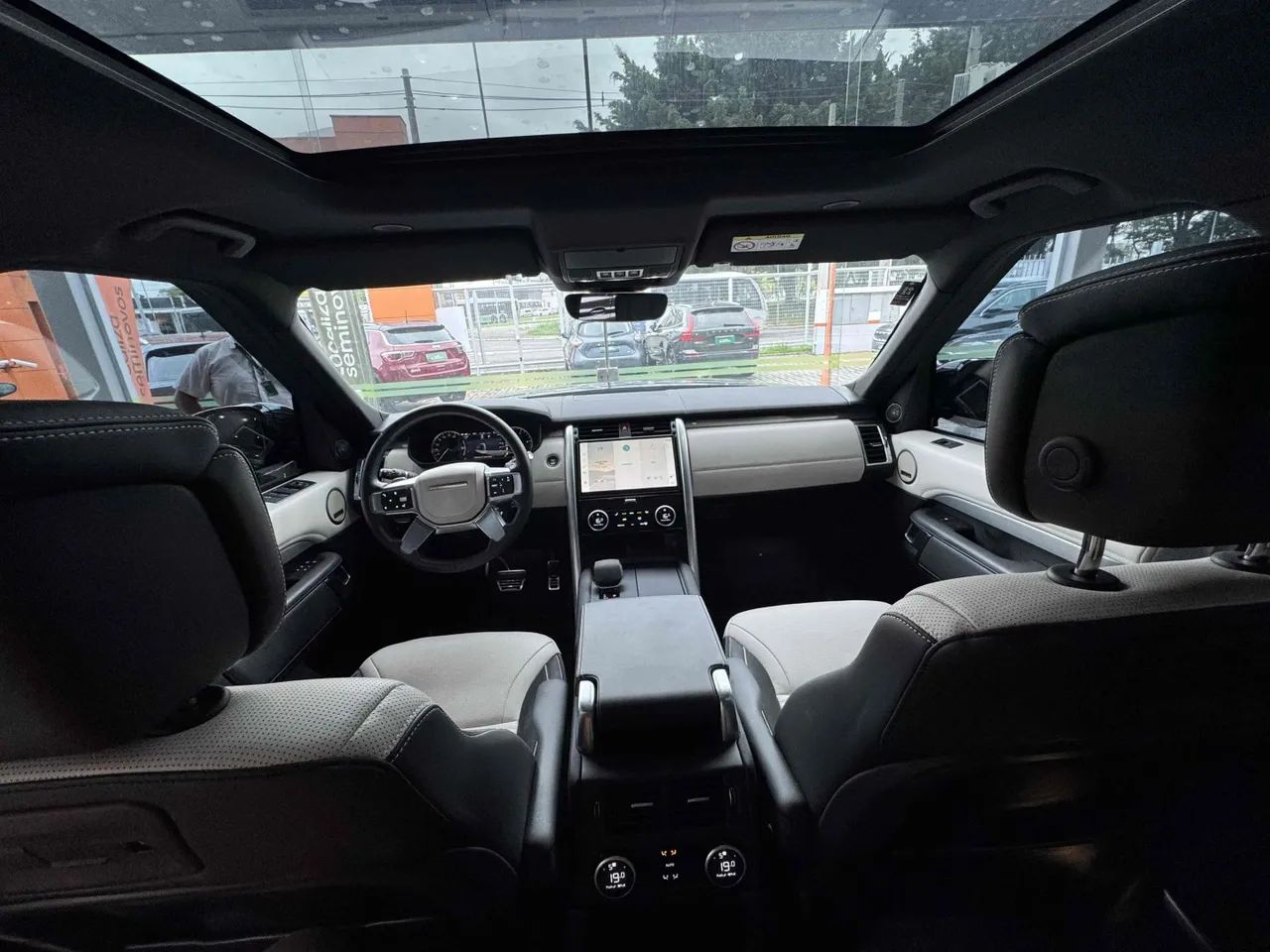 Land Rover Discovery R- Dyn HSE 3.0 4x4 Die. (Hib.), foto 9 de 14