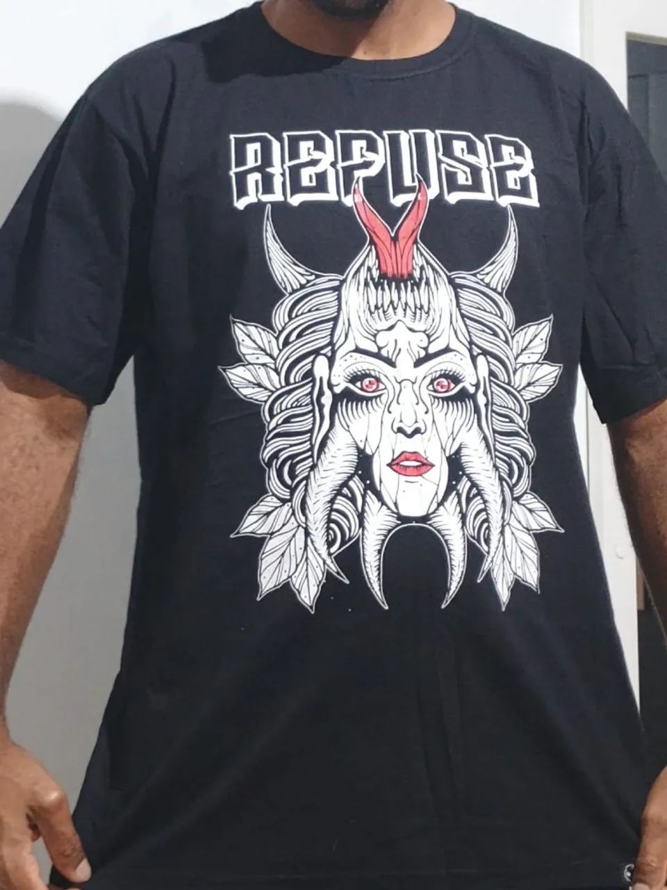 Camisas refuse 