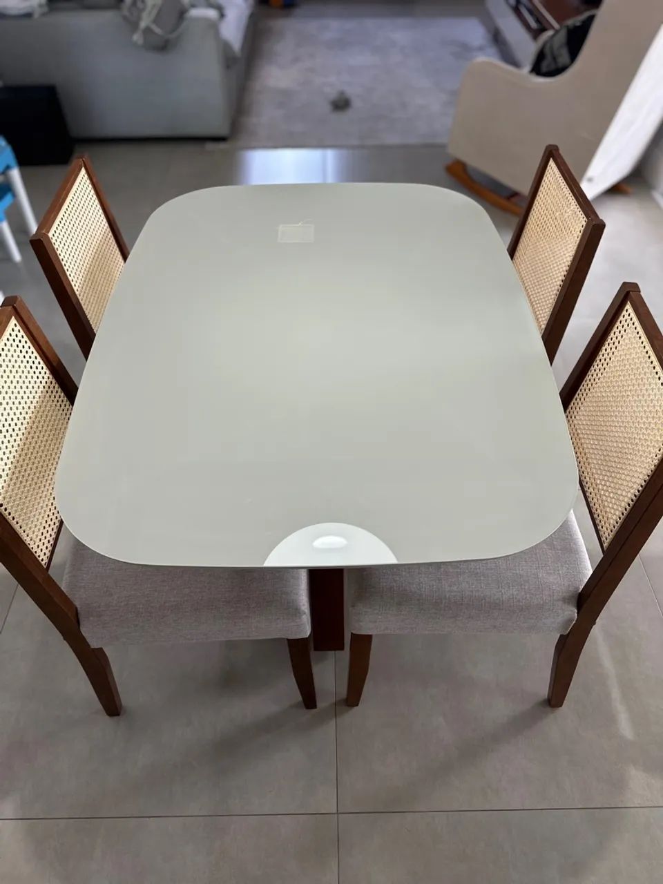 Mesa com 4 Cadeiras - Foto 2