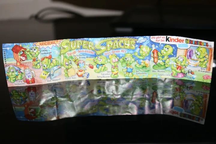 Coleção Completa Kinder Ovo Extralunáticos - Foto 4