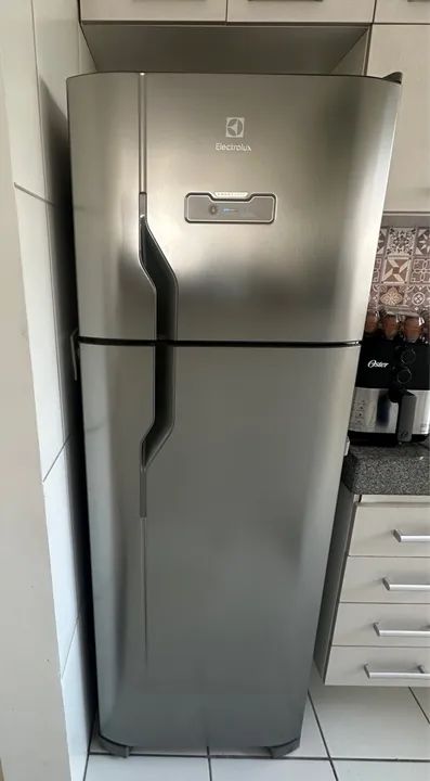 Geladeira/Refrigerador Electrolux Frost Free TF39 - Inox - 220V 371 L - Excelente estado