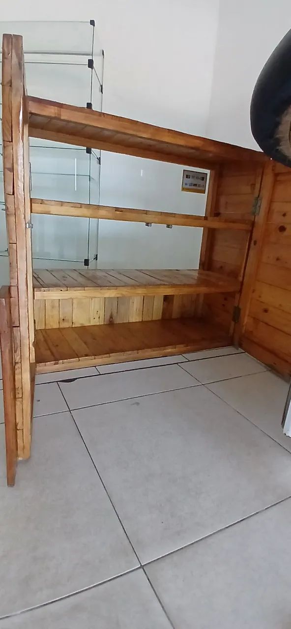 Balcão Expositor em Madeira - Elegância, Qualidade e Funcionalidade - Foto 4