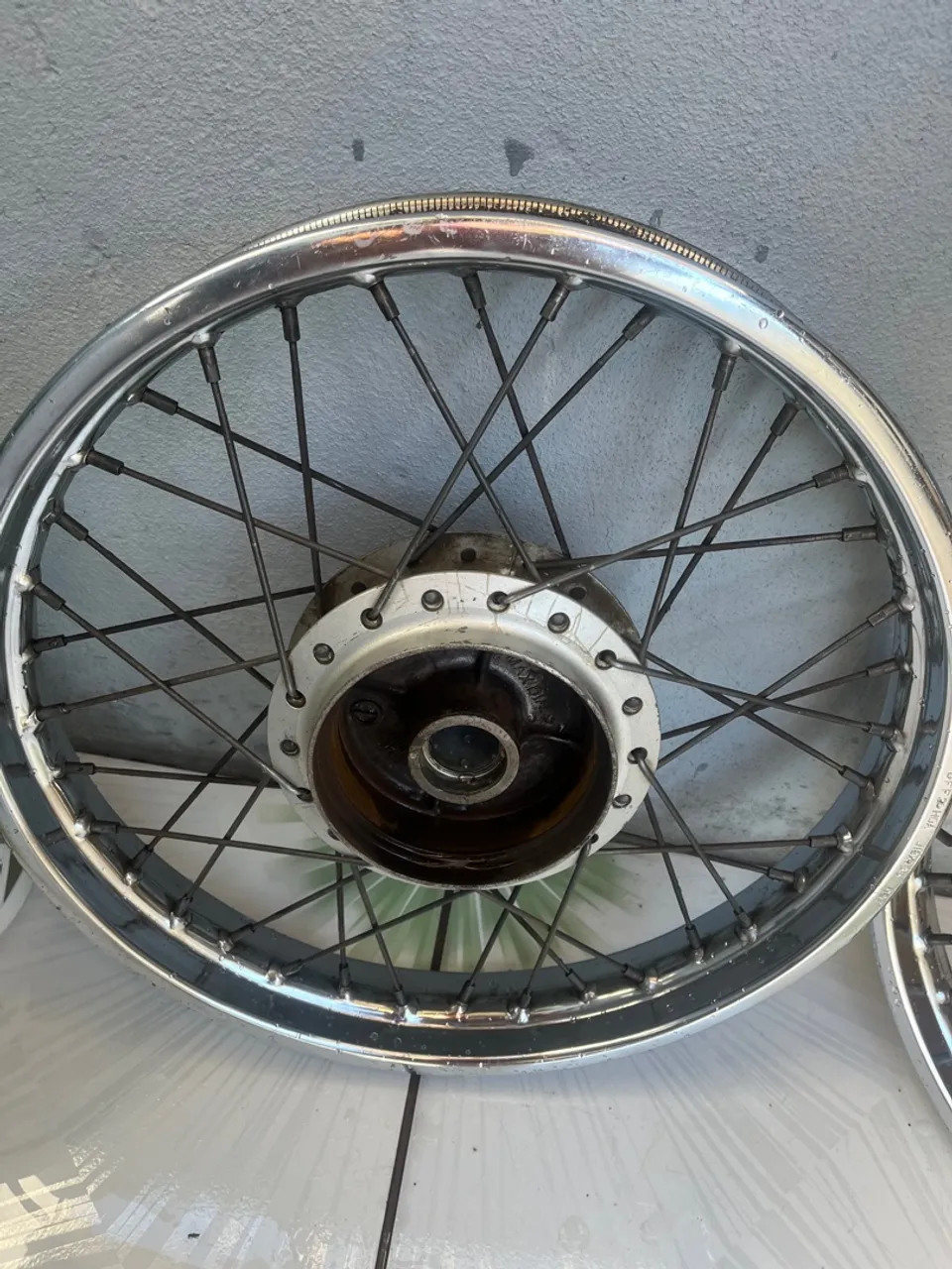 Par de rodas raiadas titan 150