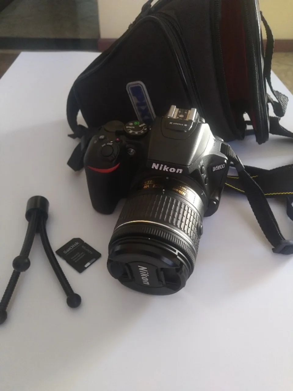 Nikon DSLr D5600 kit 18-55mm (Quase nova) Apenas 1500 clicks