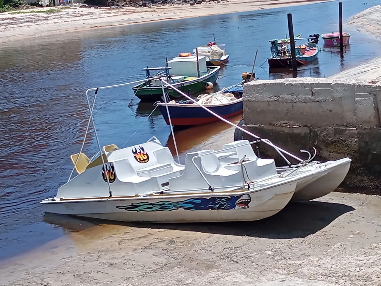 Catamarã sopr 8 com carreta de encalho nova moto Mercury 25 HP americano revisado