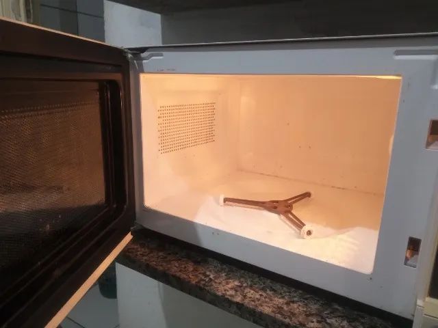 Microondas p/ retirada de peça - Foto 2