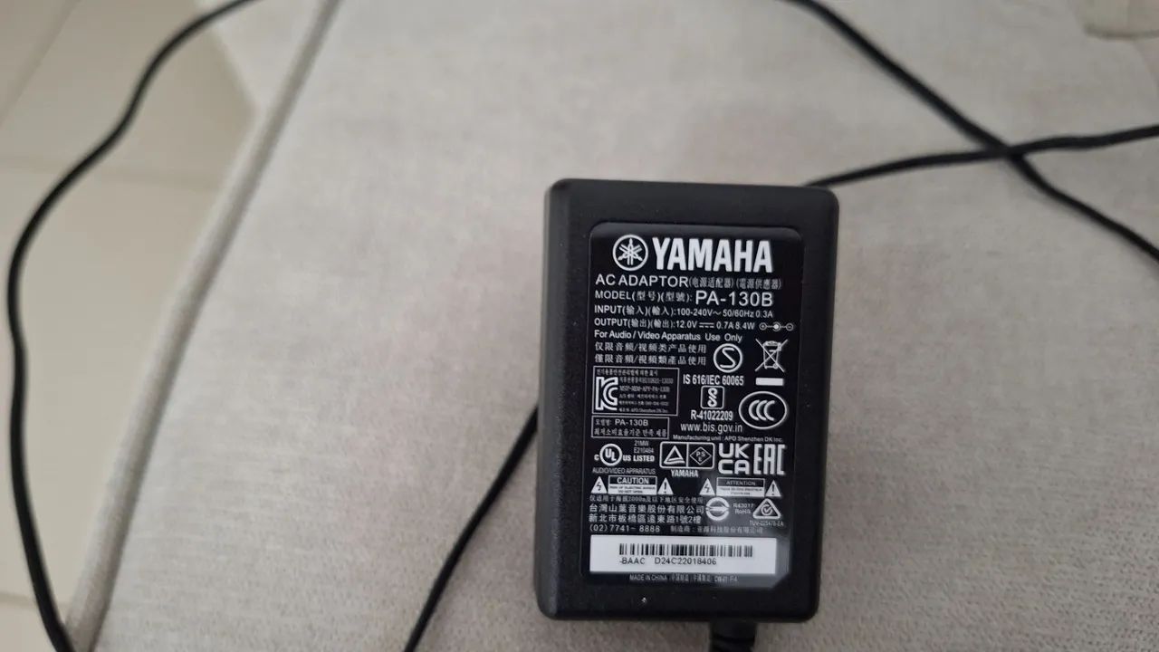 Teclado arranjador Yamaha PSR-EW320 piano EW320 com pedal Roland - Foto 3