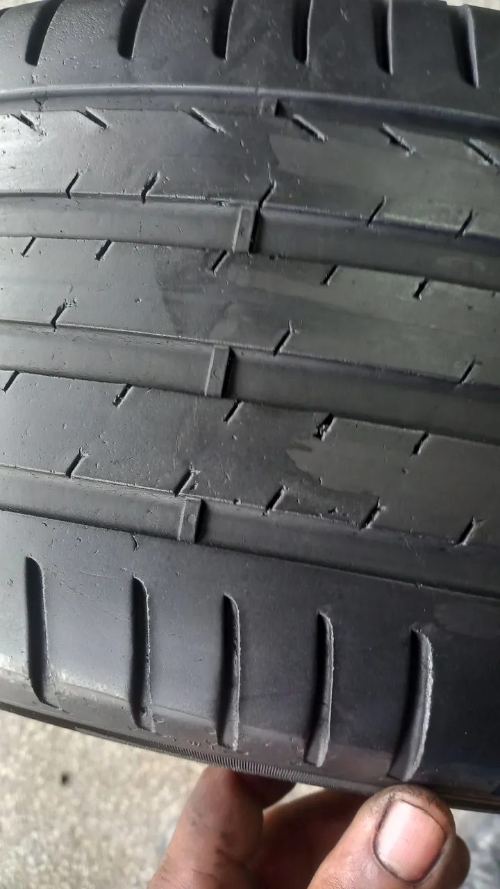 Pneu Pirelli Scorpion 225/55/18 (seme novo)