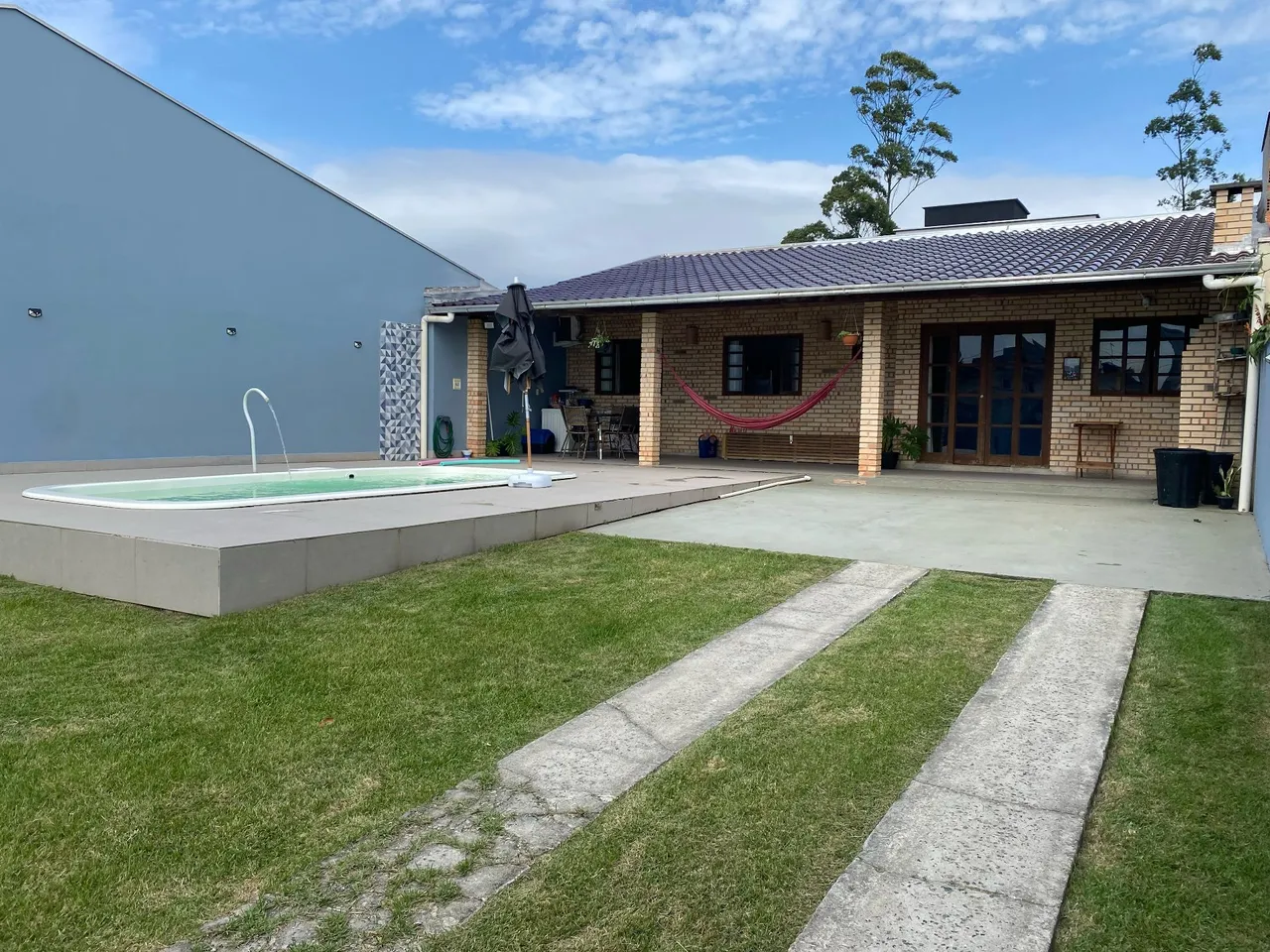 Casa em Penha, 2 quartos, piscina, totalmente mobiliada e apta para financiar