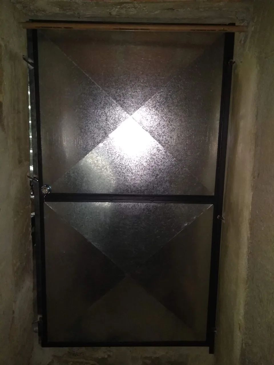 Portão ferro Aparti de R$750 - Foto 2