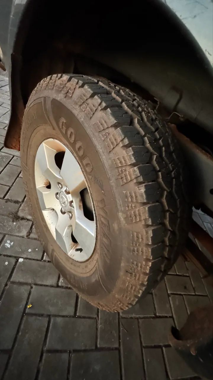 Nissan Frontier XE CD 4X4 2.5 TB Diesel 2013 - Foto 6