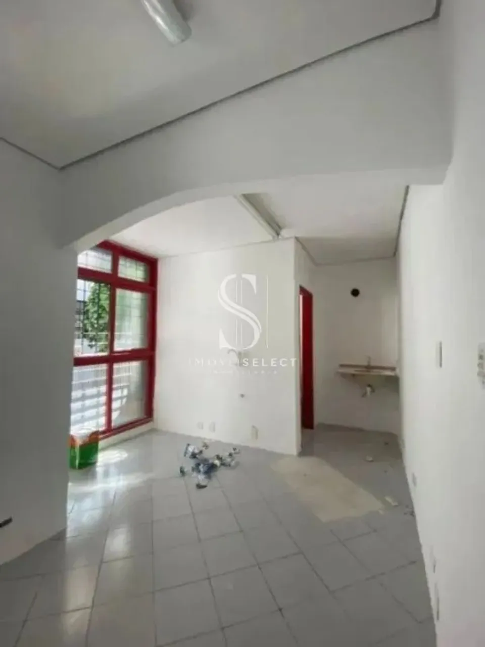 Vila Olímpia - Casa Comercial de Área total de 123 m², 3 salas com banheiro, copa e 2 vaga