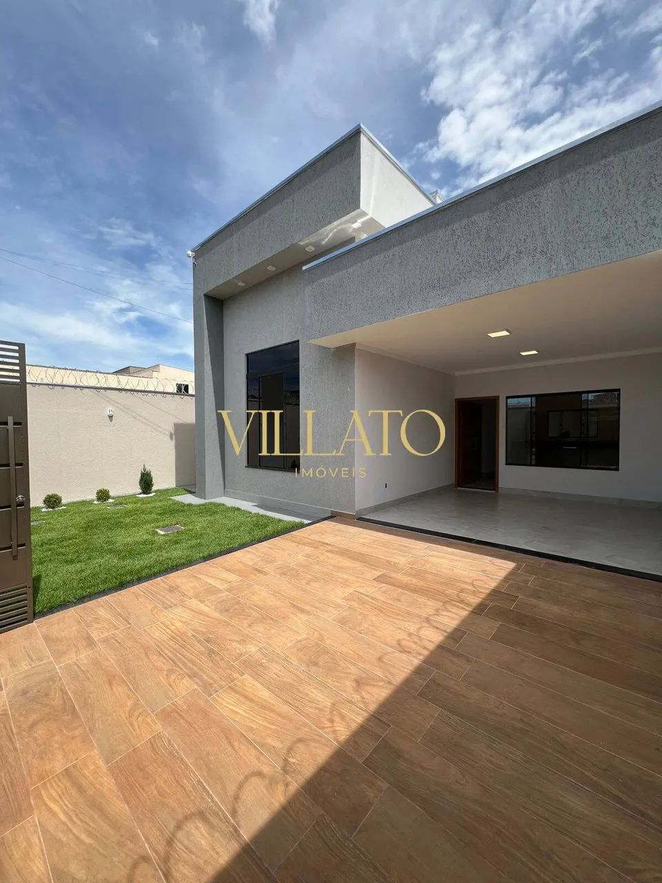 LINDA CASA SOZINHA NO LOTE 3Q C/ 1SUÍTE - RESIDENCIAL MIRANTE- GOIÂNIA- GO