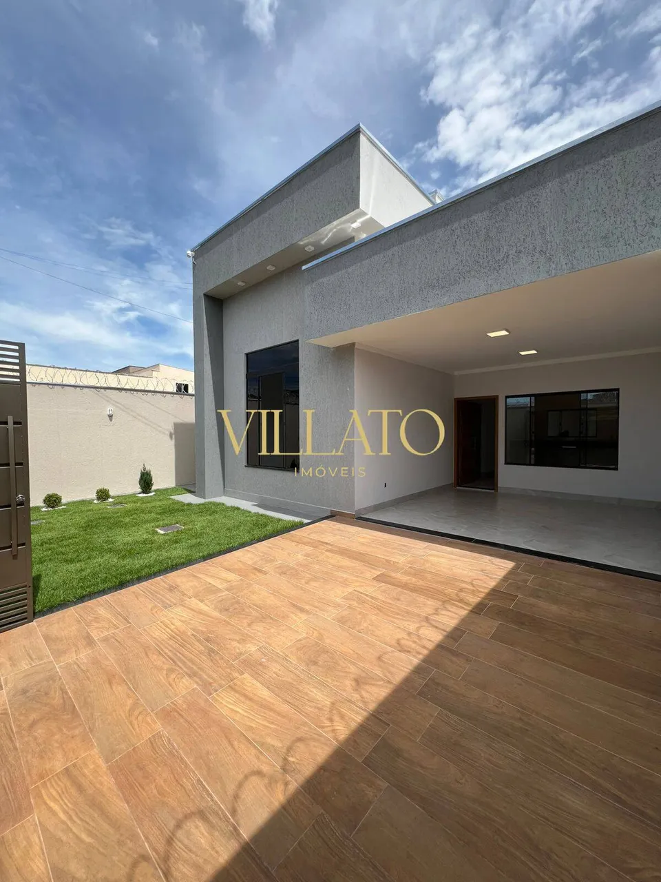 LINDA CASA SOZINHA NO LOTE 3Q C/ 1SUÍTE - RESIDENCIAL MIRANTE- GOIÂNIA- GO