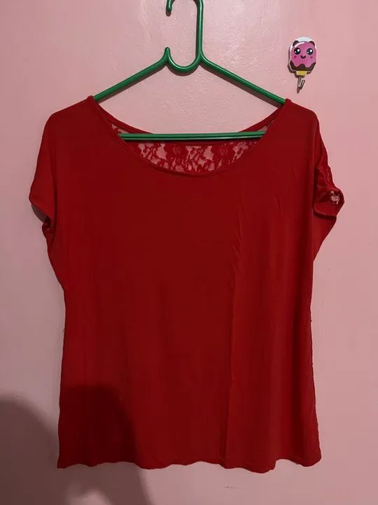 Blusa de renda vermelha TAM 50