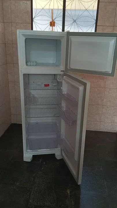 Geladeira Electrolux Cycle Defrost 260L Branca - Foto 2