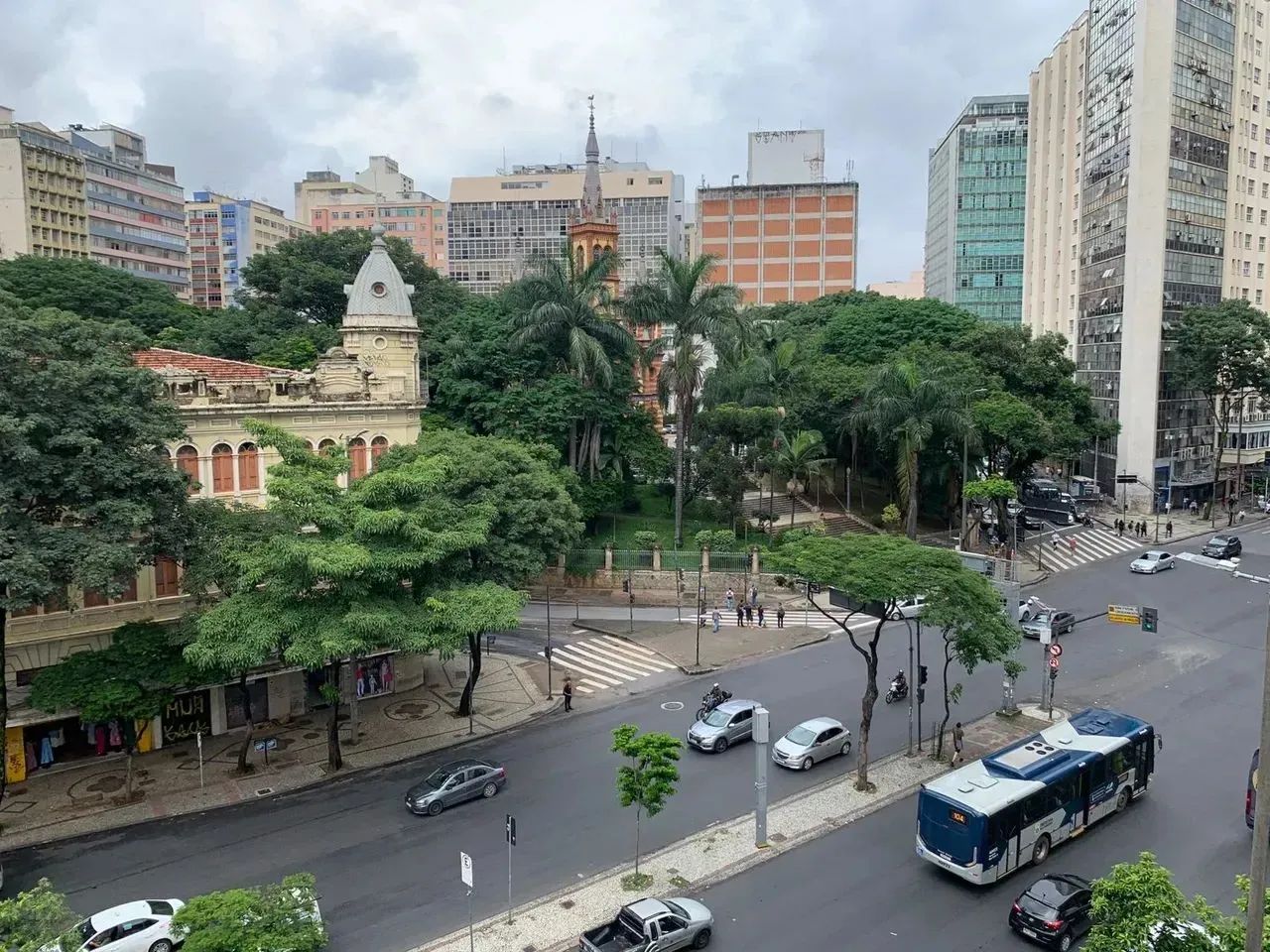 Sala/Conjunto para aluguel possui 1000 metros quadrados em Centro - Belo Horizonte - Minas