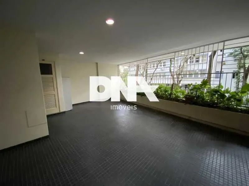 Apartamento - / Residencial / Copacabana