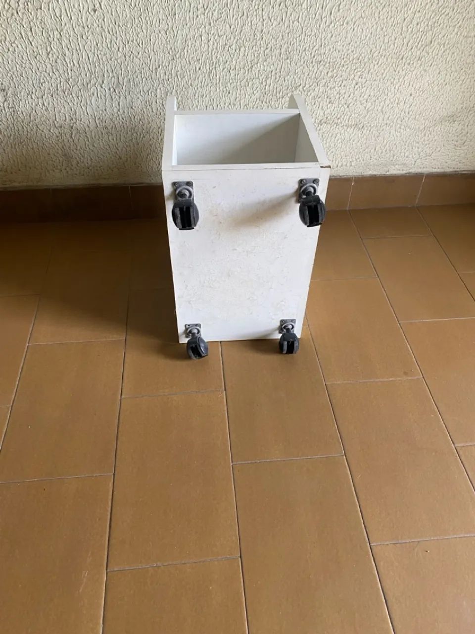 Suporte com rodinhas para cpu e estabilizador  - Foto 4