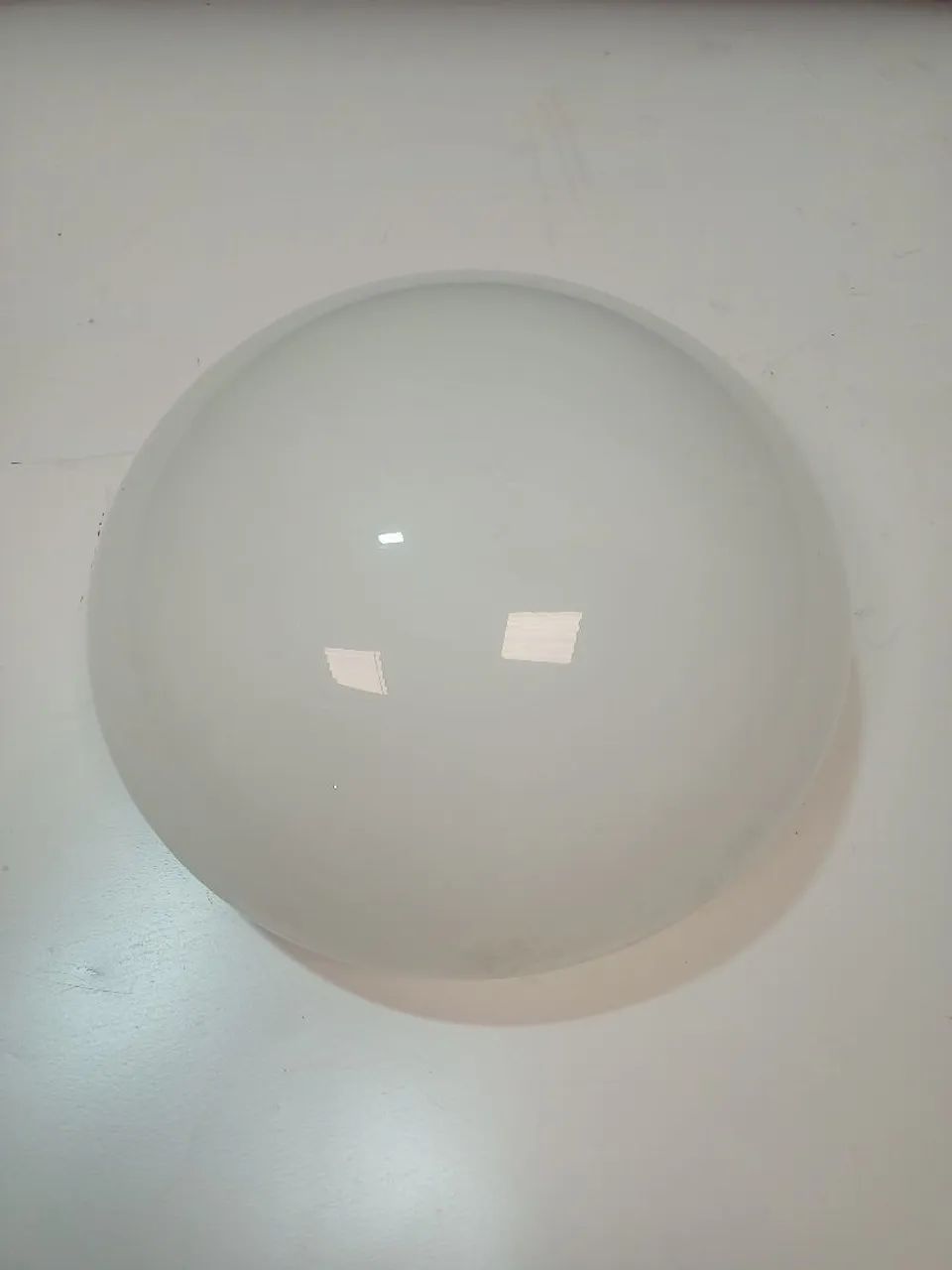 Cúpula de opalina leitosa antiga e USADA.