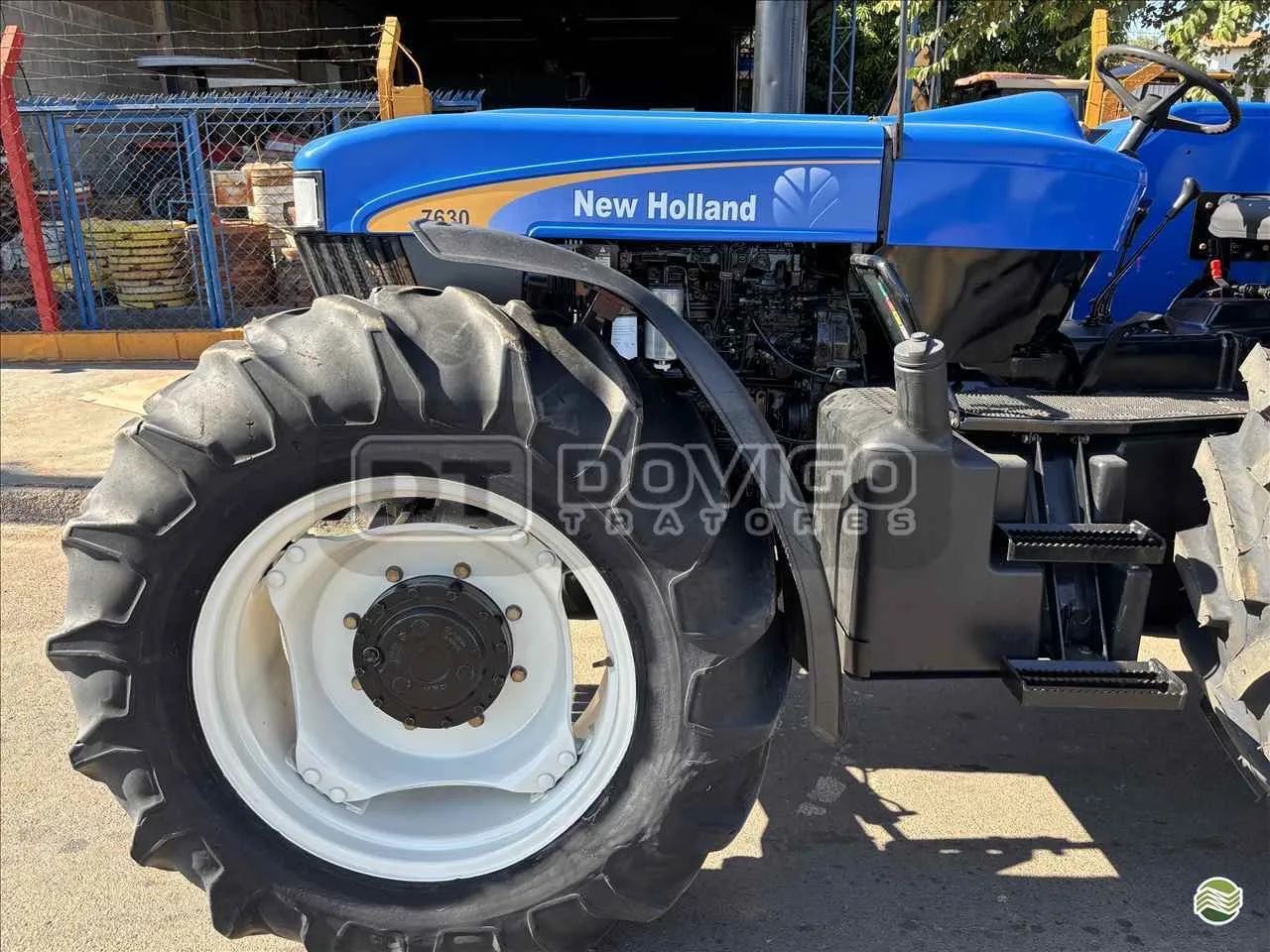Trator New Holland 7630 4x4 Ano 2012 - Tratores e máquinas