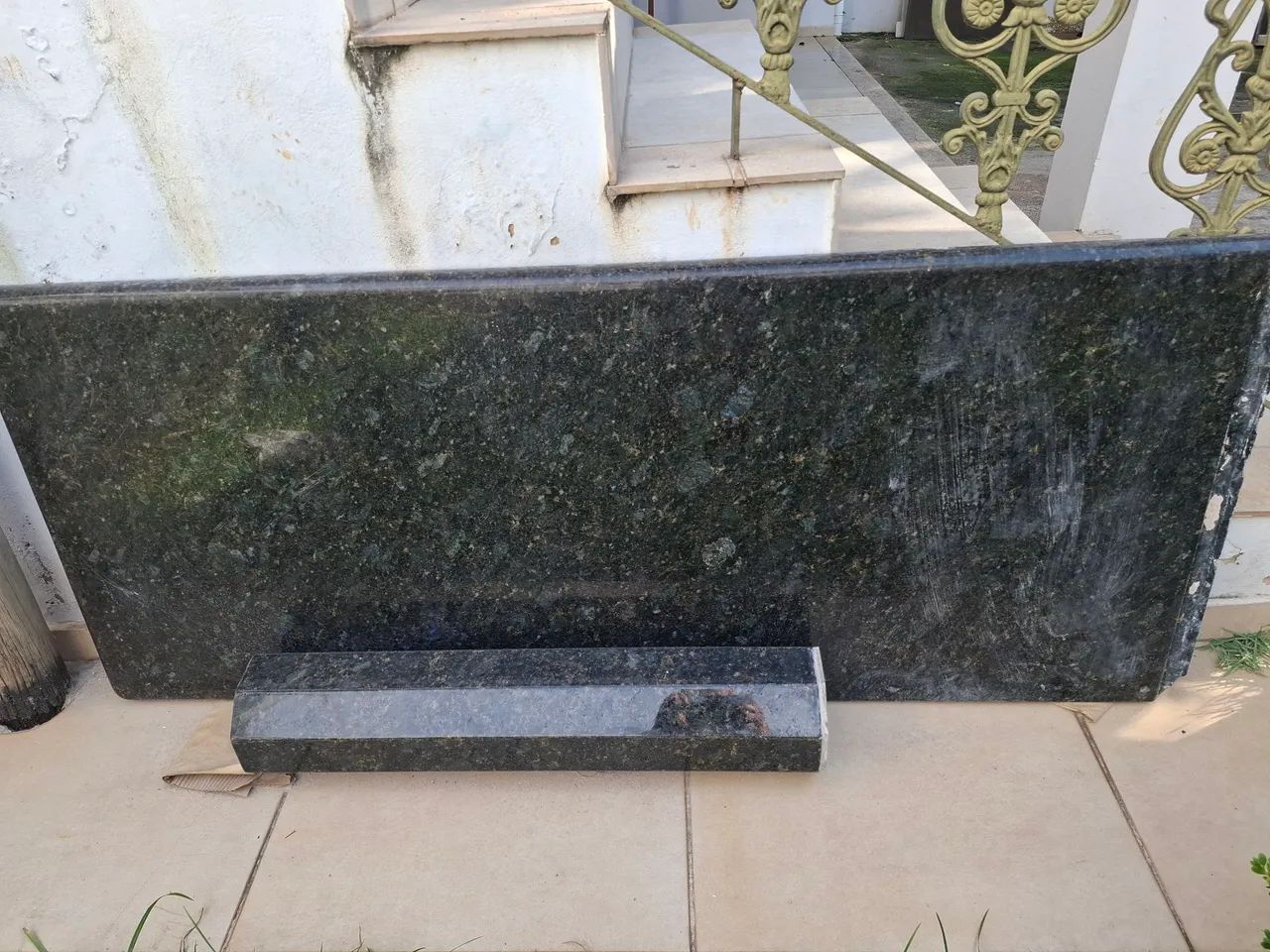 Conjunto de Pia e bancada de granito verde ubatuba