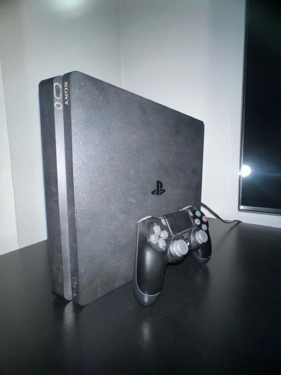 PS4 Slim - 500Gb with 1 controller and games64318475078659120