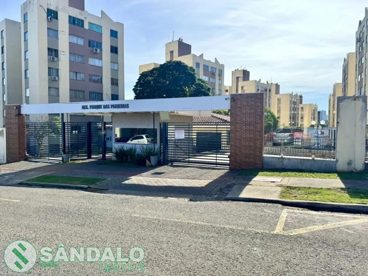 Apartamento com 2 quartos para alugar por R$ 850.00, 45.60 m2 - JARDIM IPANEMA - MARINGA/P