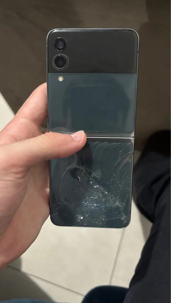 Z Flip 3 tela danificada-aceito ofertas