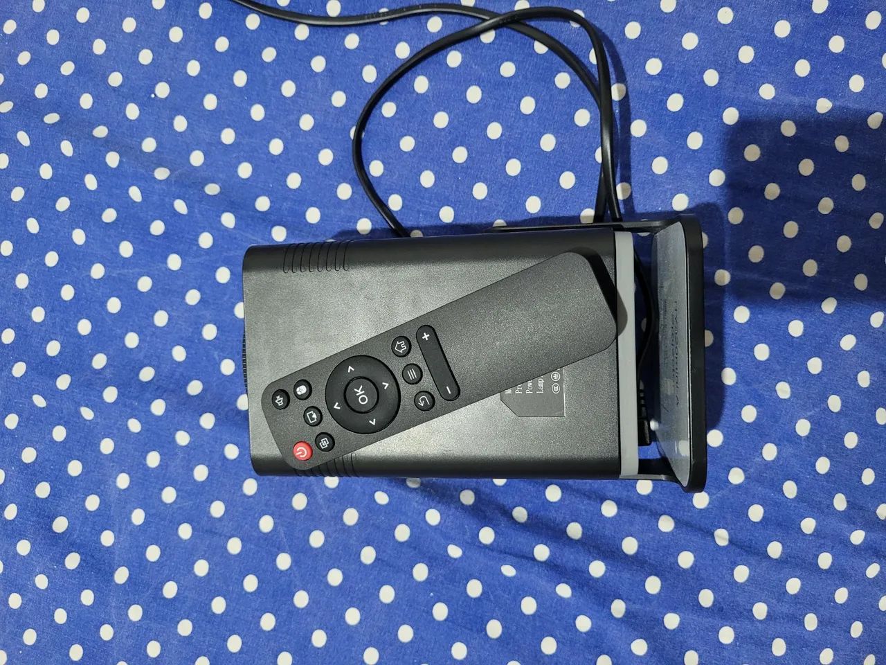 Projetor Portátil para Entretenimento hy 320 mini aceito cartão 