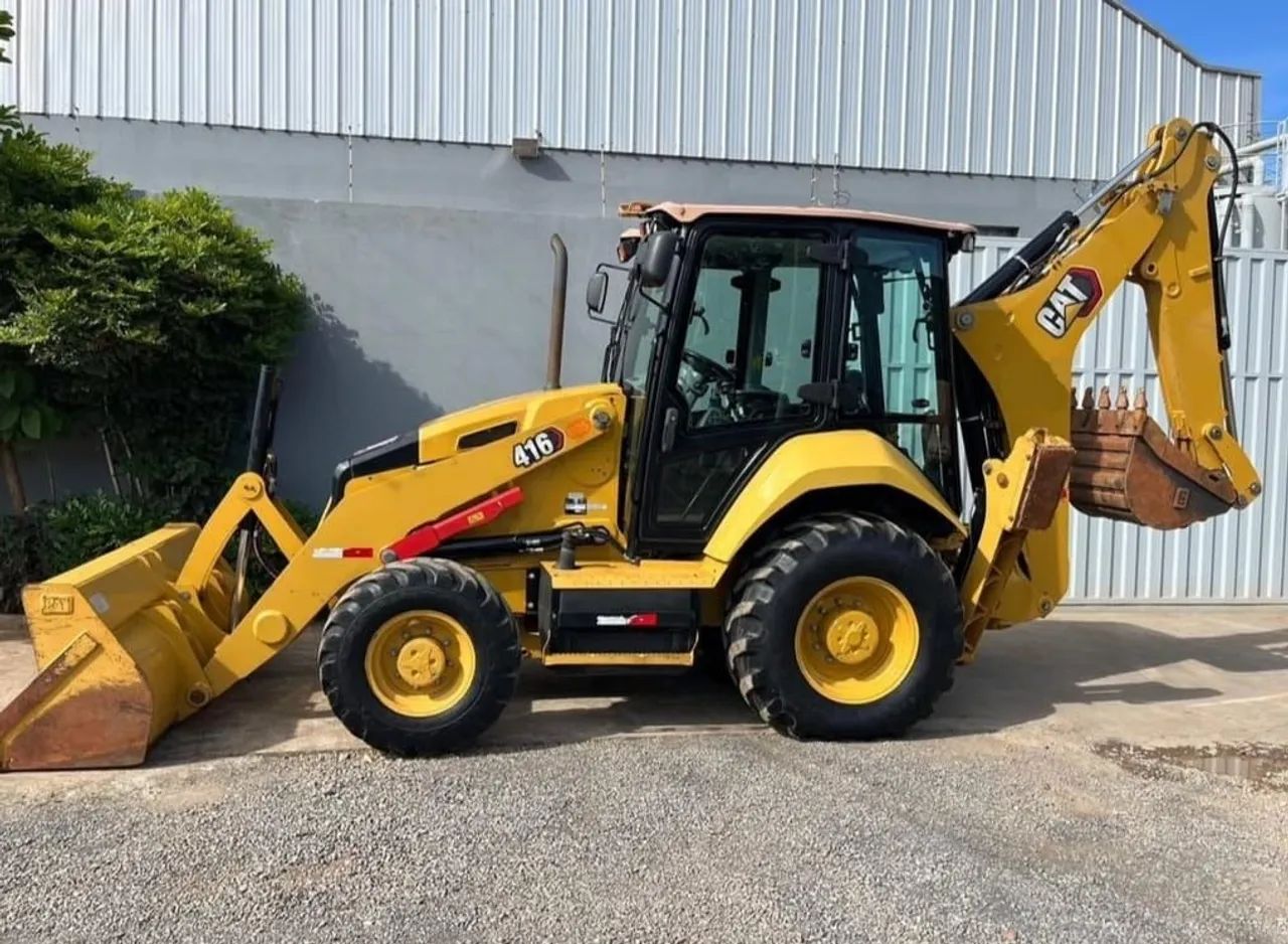 Retroescavadeira Caterpillar 416 2022