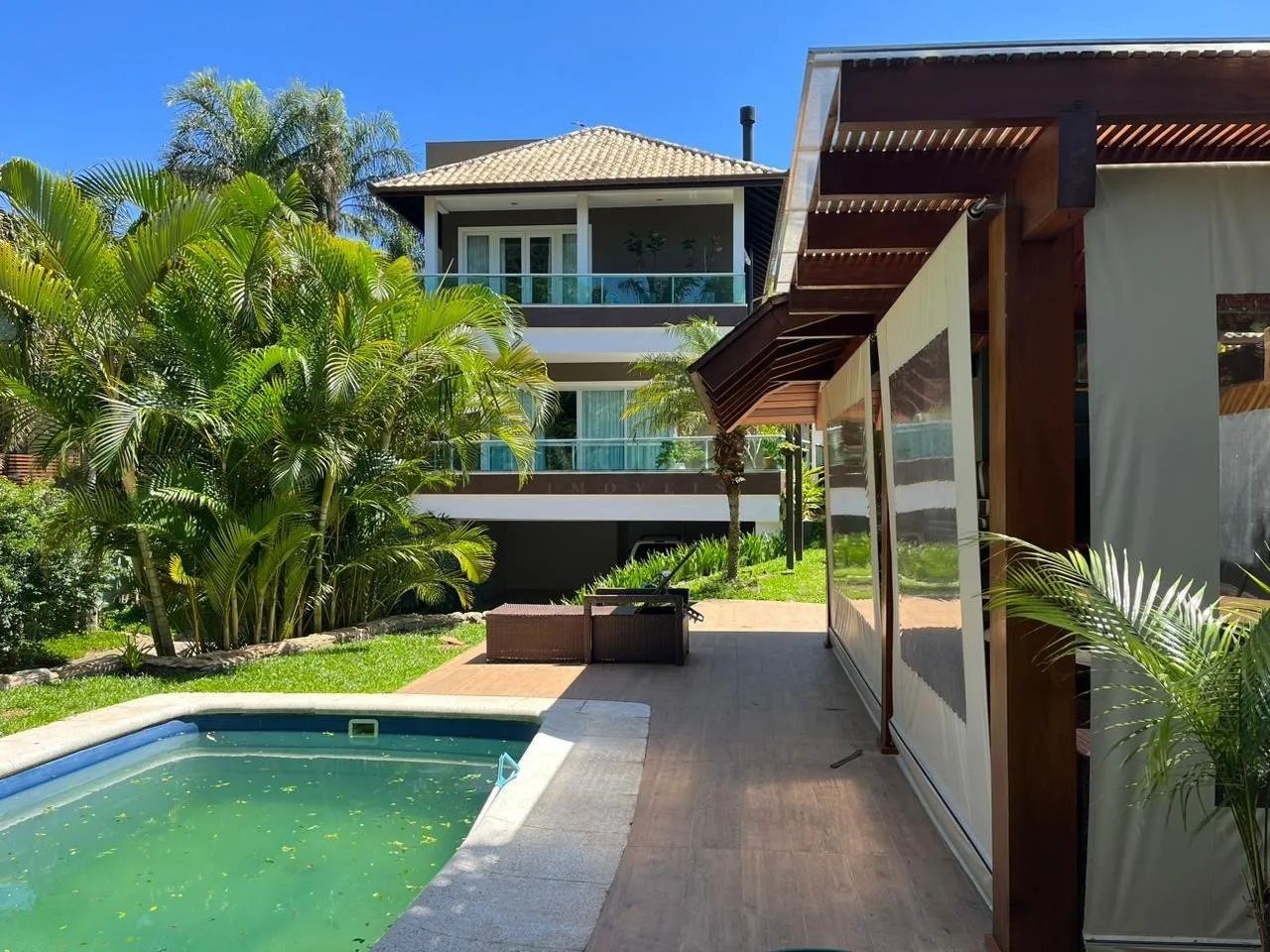 Excelente casa à venda na Praia Mole