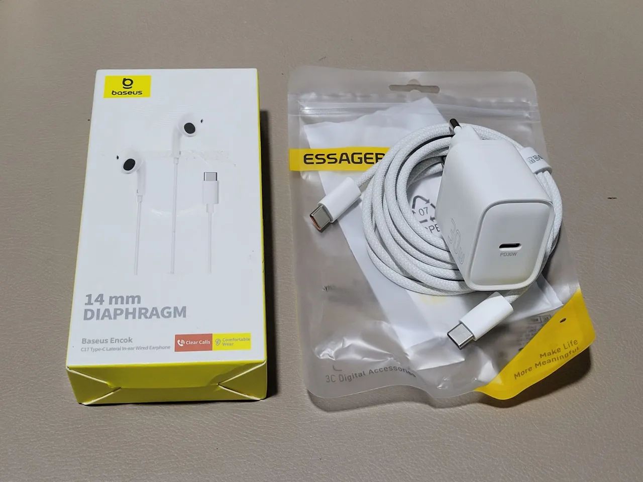 Kit Carregador 30w + Cabo USB-C + Fone USB-C  - Foto 2