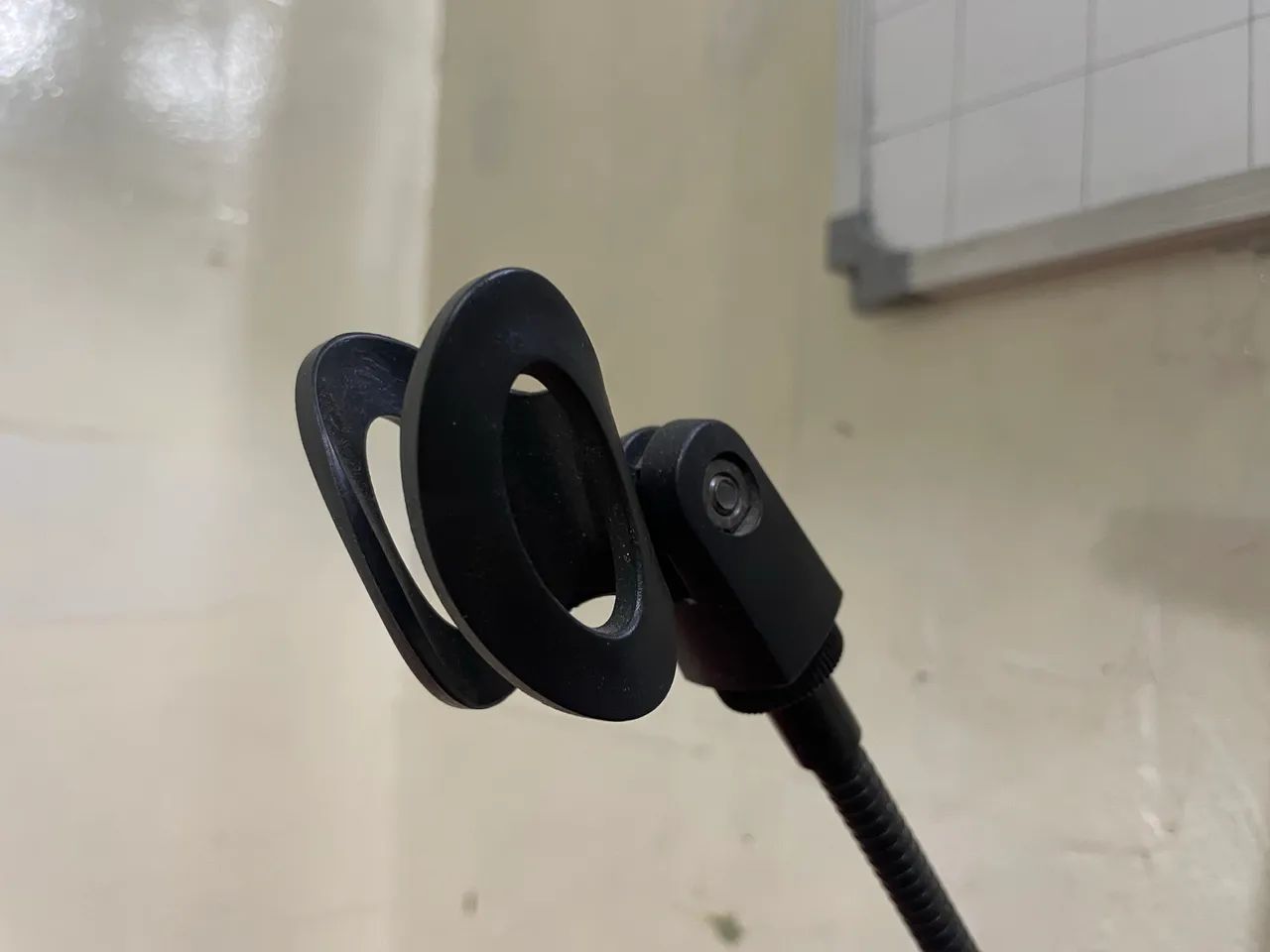Ring Light com Suporte para Microfone e Celular  - Foto 5